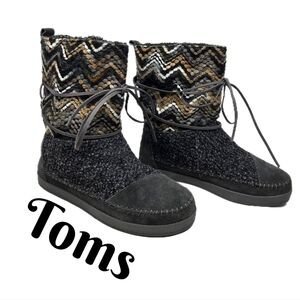 Toms Womens Boots Sz 8 Nepal Boho Suede Textile Yarn Chevron Lined Mid Pull On